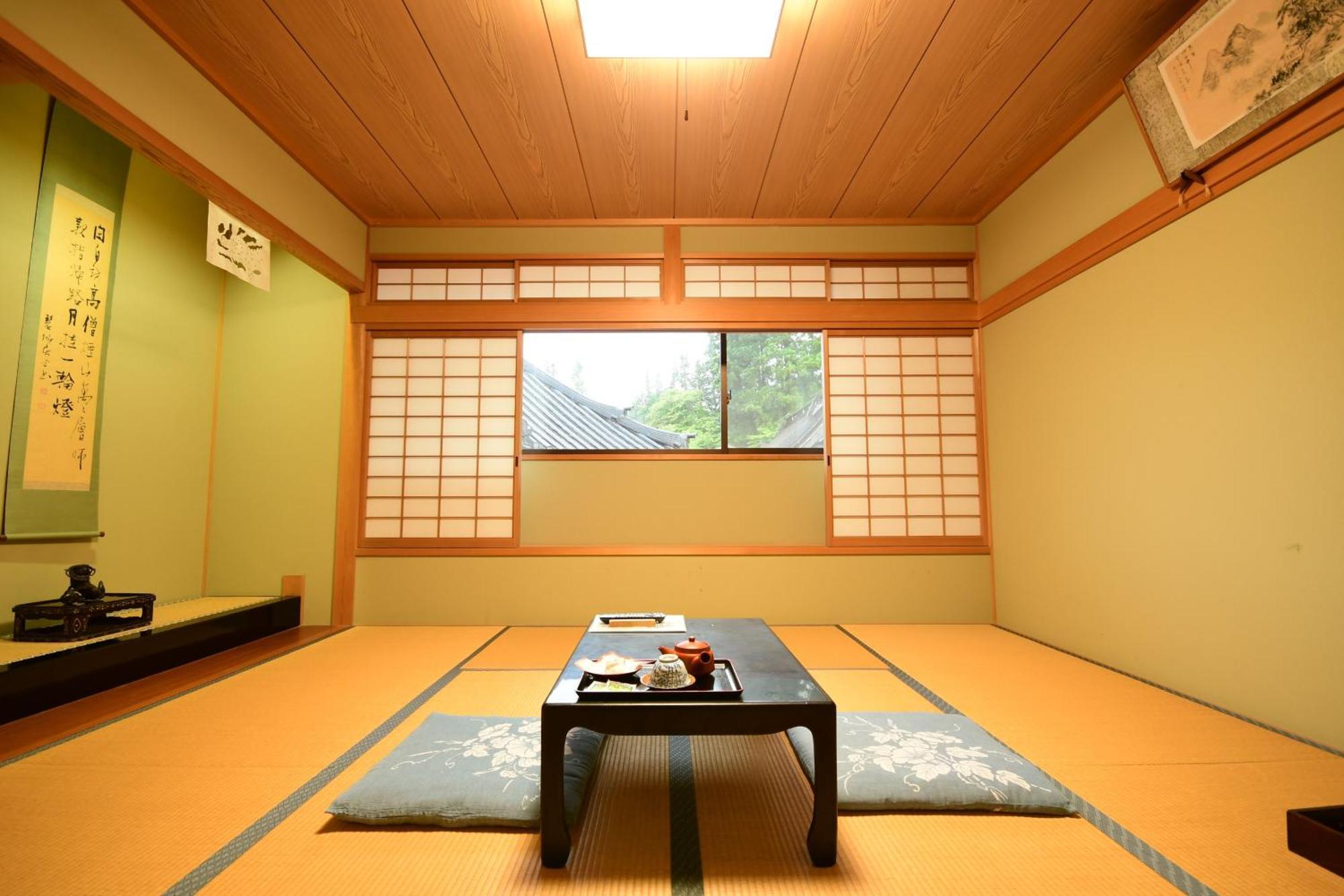 Отель Koyasan Shukubo Fugenin Экстерьер фото
