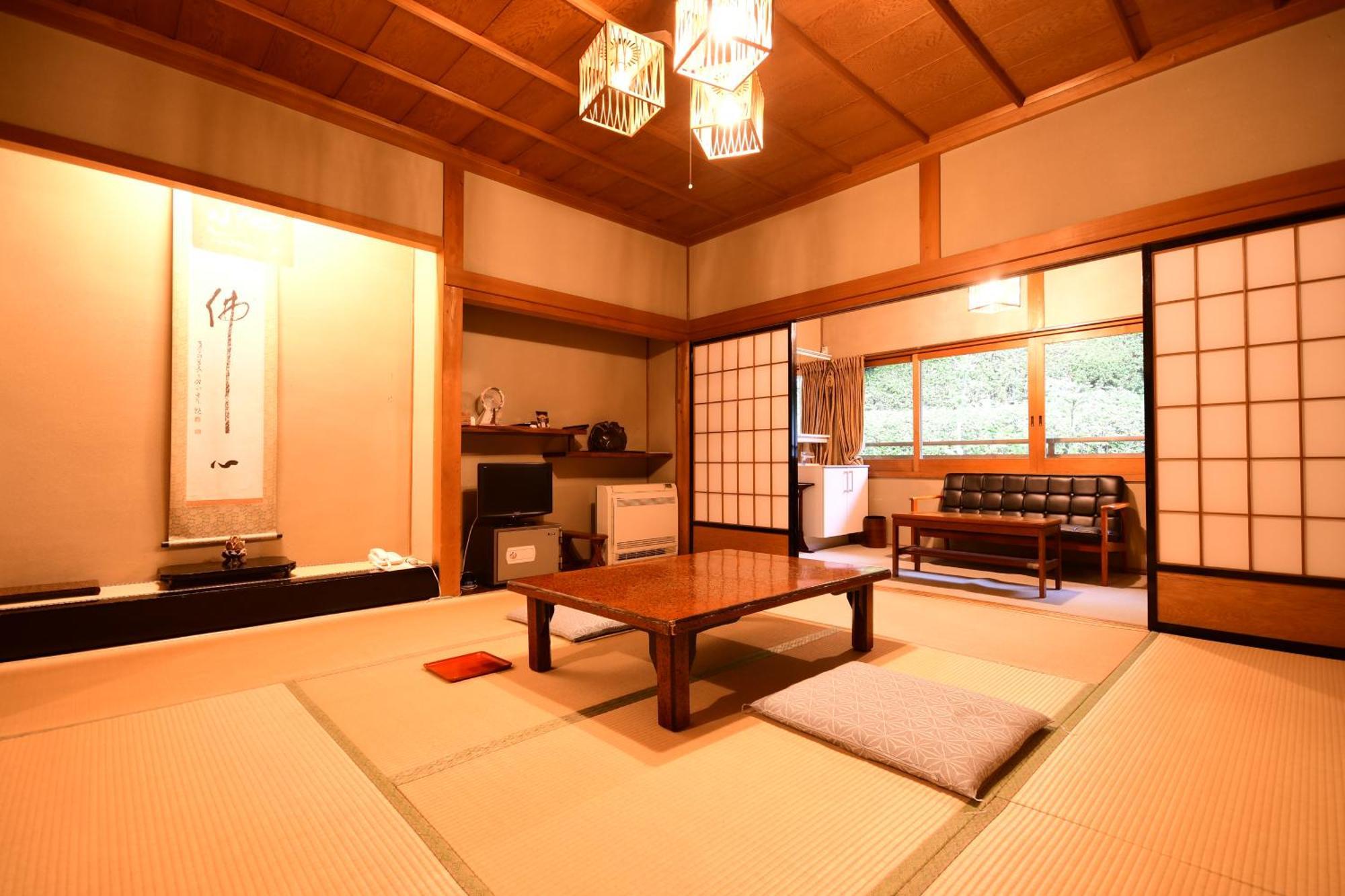 Отель Koyasan Shukubo Fugenin Экстерьер фото