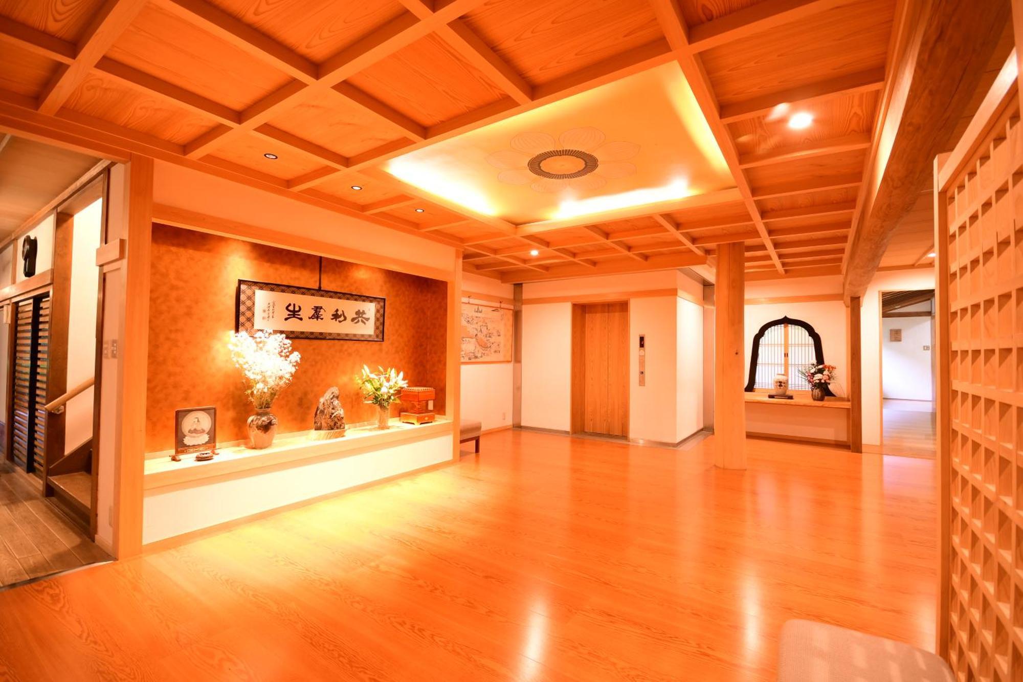 Отель Koyasan Shukubo Fugenin Экстерьер фото