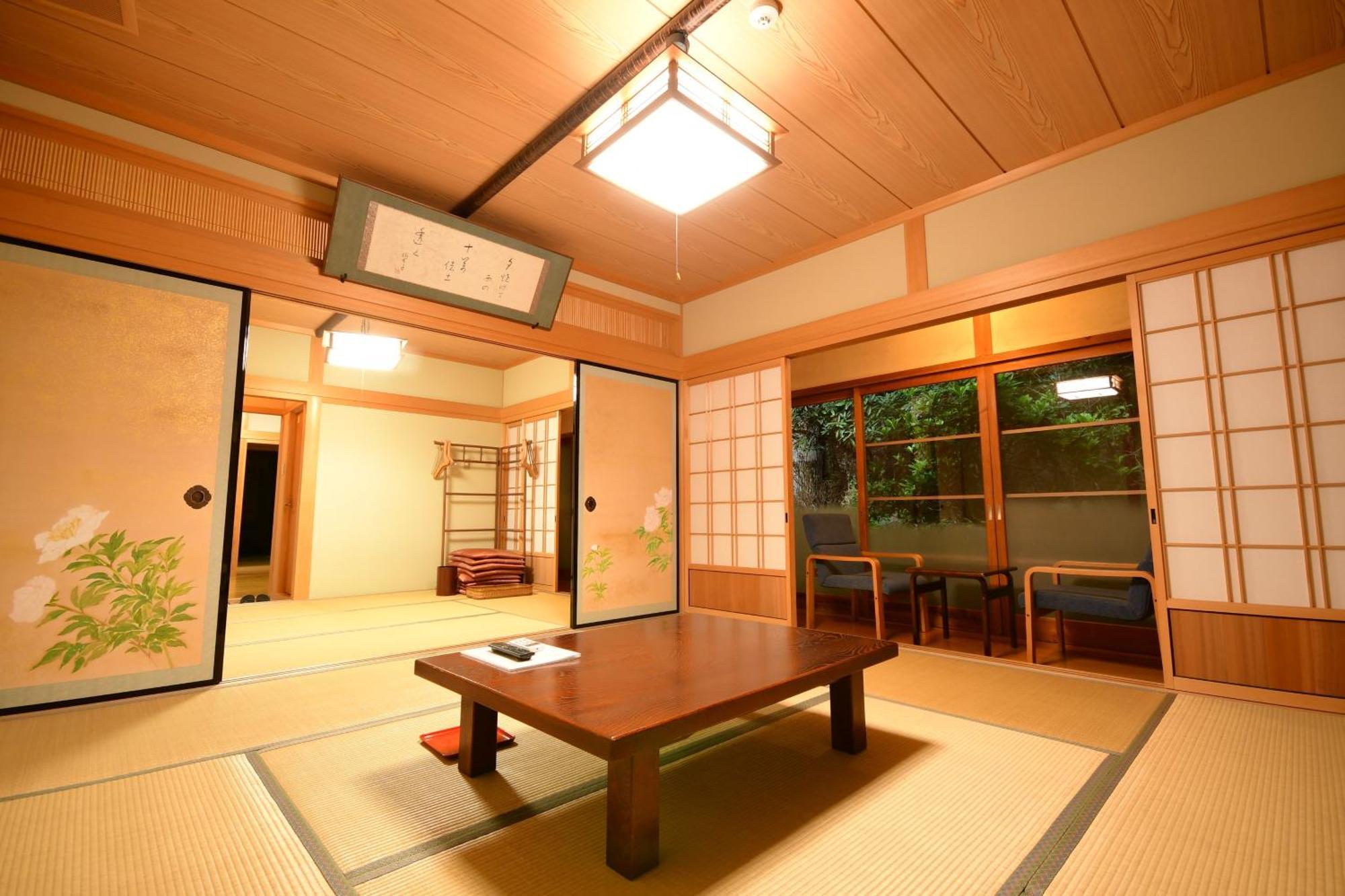 Отель Koyasan Shukubo Fugenin Экстерьер фото